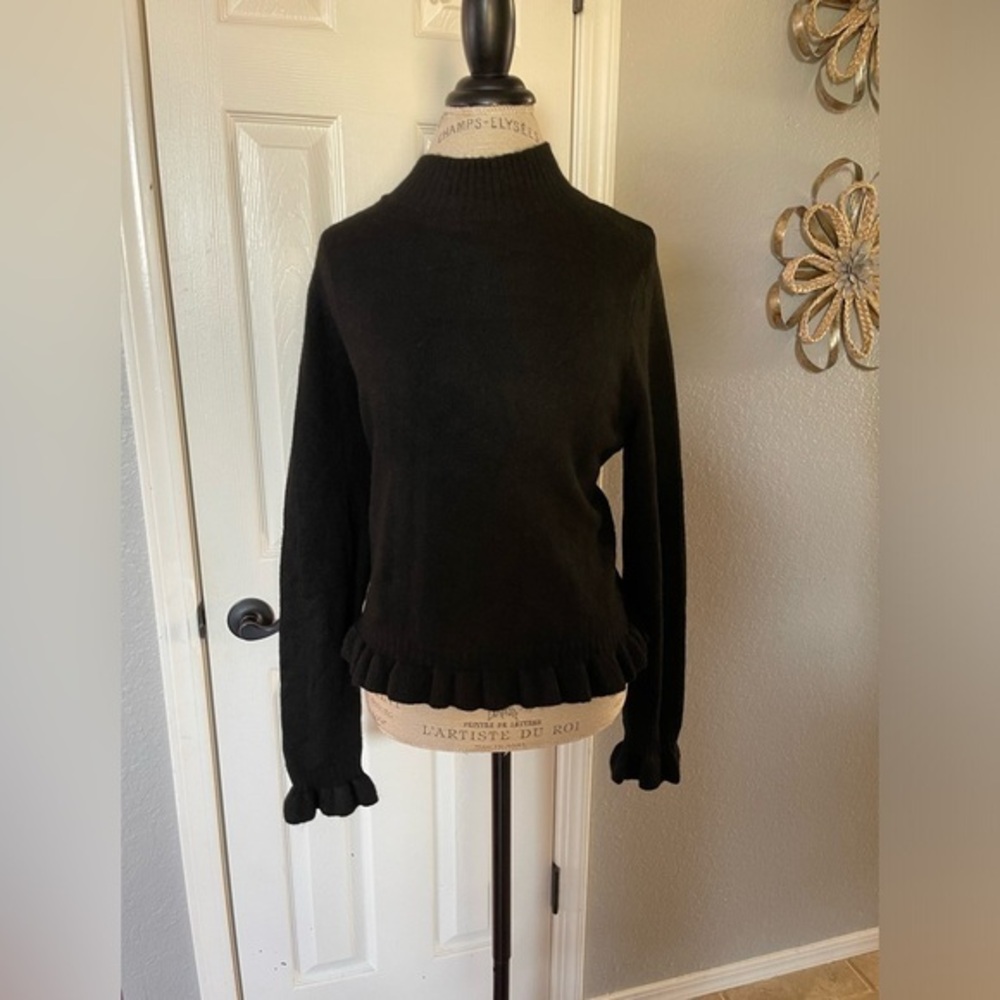 BCBG Paris Black Long Sleeve Sweater With Ruffled Hem Size XXL